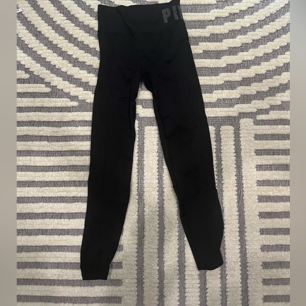Pink Victoria’s Secret active compression leggings